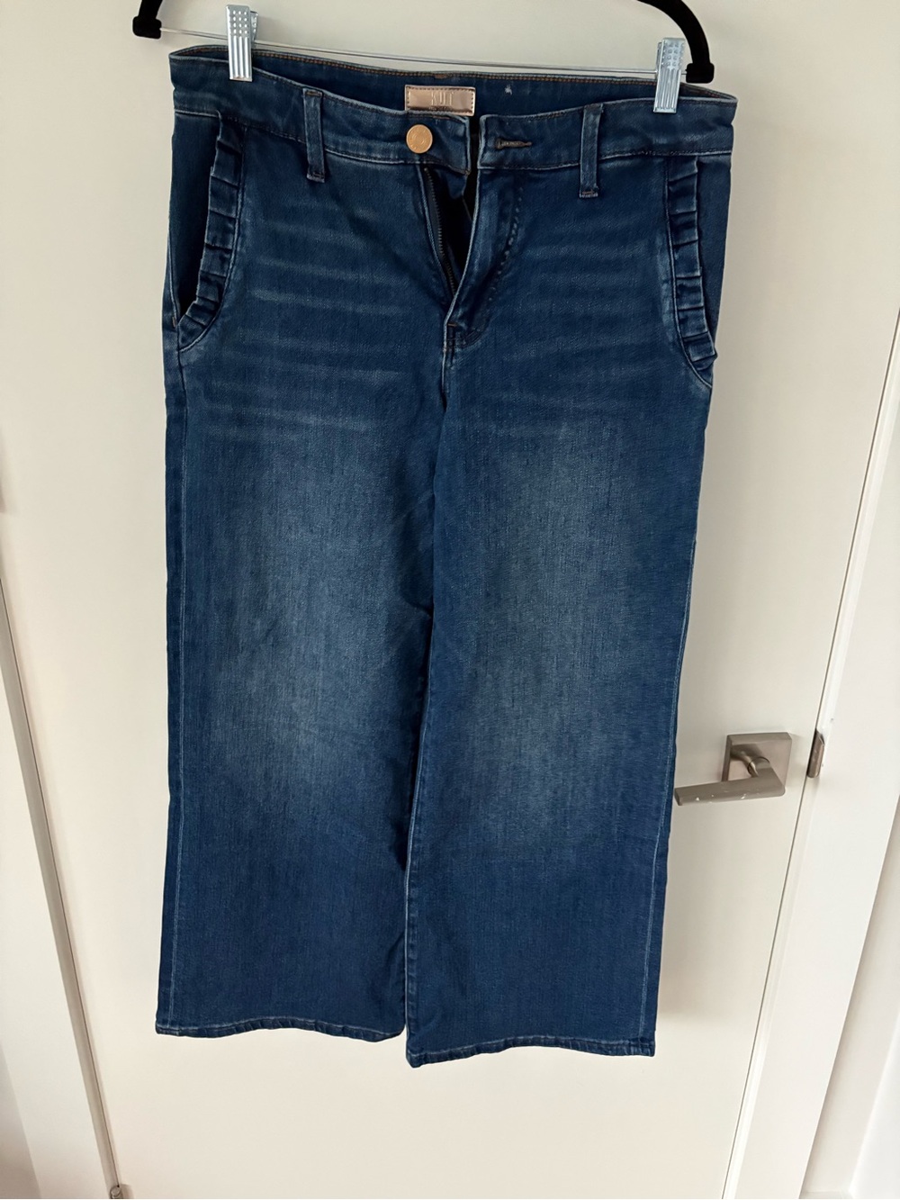 Kut from the Kloth Meg High rise, Wide Leg, Ruffle pockets jeans